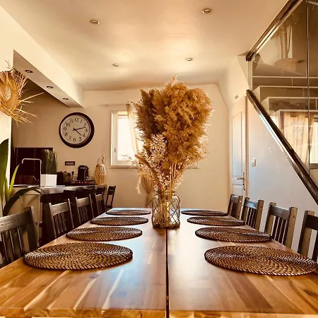 Maison De Village Ecusson - Entier - 160m2 - 4chambres - Centre - Terrasse - Climatise Apartmán *