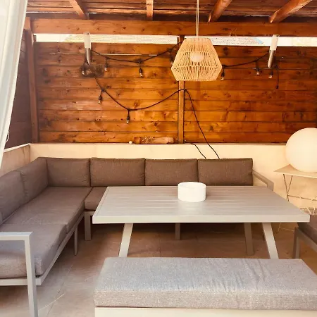 Maison De Village Ecusson - Entier - 160m2 - 4chambres - Centre - Terrasse - Climatise Apartmán