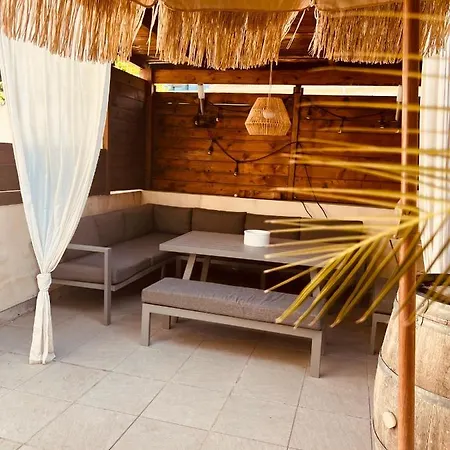 Apartamento Maison De Village Ecusson - Entier - 160m2 - 4chambres - Centre - Terrasse - Climatise *