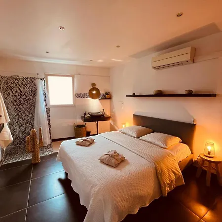 Maison De Village Ecusson - Entier - 160m2 - 4chambres - Centre - Terrasse - Climatise * Nîmes