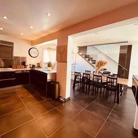 Maison De Village Ecusson - Entier - 160m2 - 4chambres - Centre - Terrasse - Climatise * Nîmes