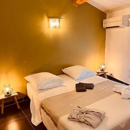 Maison De Village Ecusson - Entier - 160m2 - 4chambres - Centre - Terrasse - Climatise Apartmán