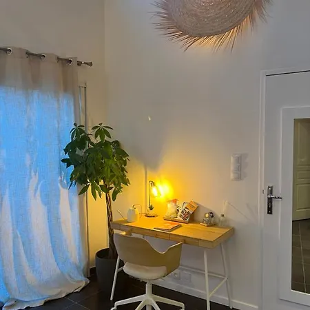 Maison De Village Ecusson - Entier - 160m2 - 4chambres - Centre - Terrasse - Climatise
