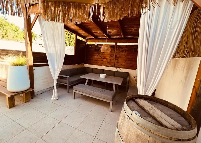 Διαμέρισμα Maison De Village Ecusson - Entier - 160m2 - 4chambres - Centre - Terrasse - Climatise *