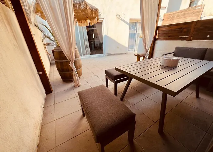 Διαμέρισμα Maison De Village Ecusson - Entier - 160m2 - 4chambres - Centre - Terrasse - Climatise *