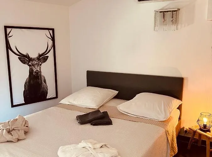 Maison De Village Ecusson - Entier - 160m2 - 4chambres - Centre - Terrasse - Climatise Νιμ