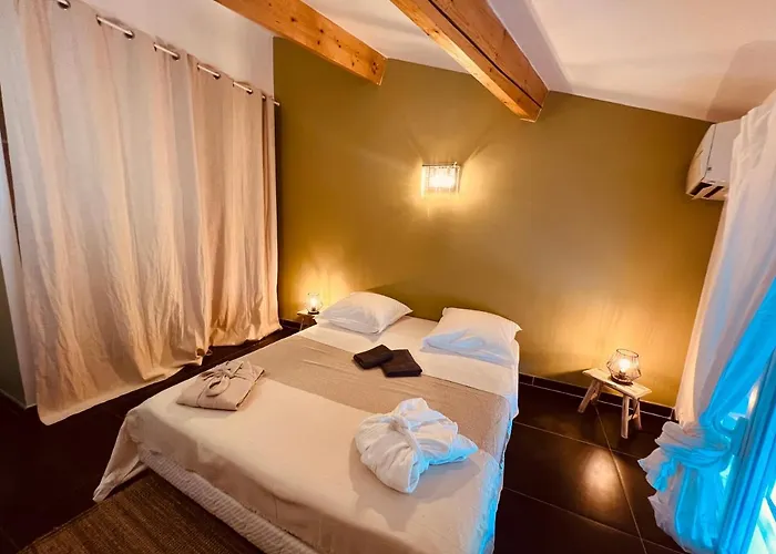 Διαμέρισμα Maison De Village Ecusson - Entier - 160m2 - 4chambres - Centre - Terrasse - Climatise Νιμ